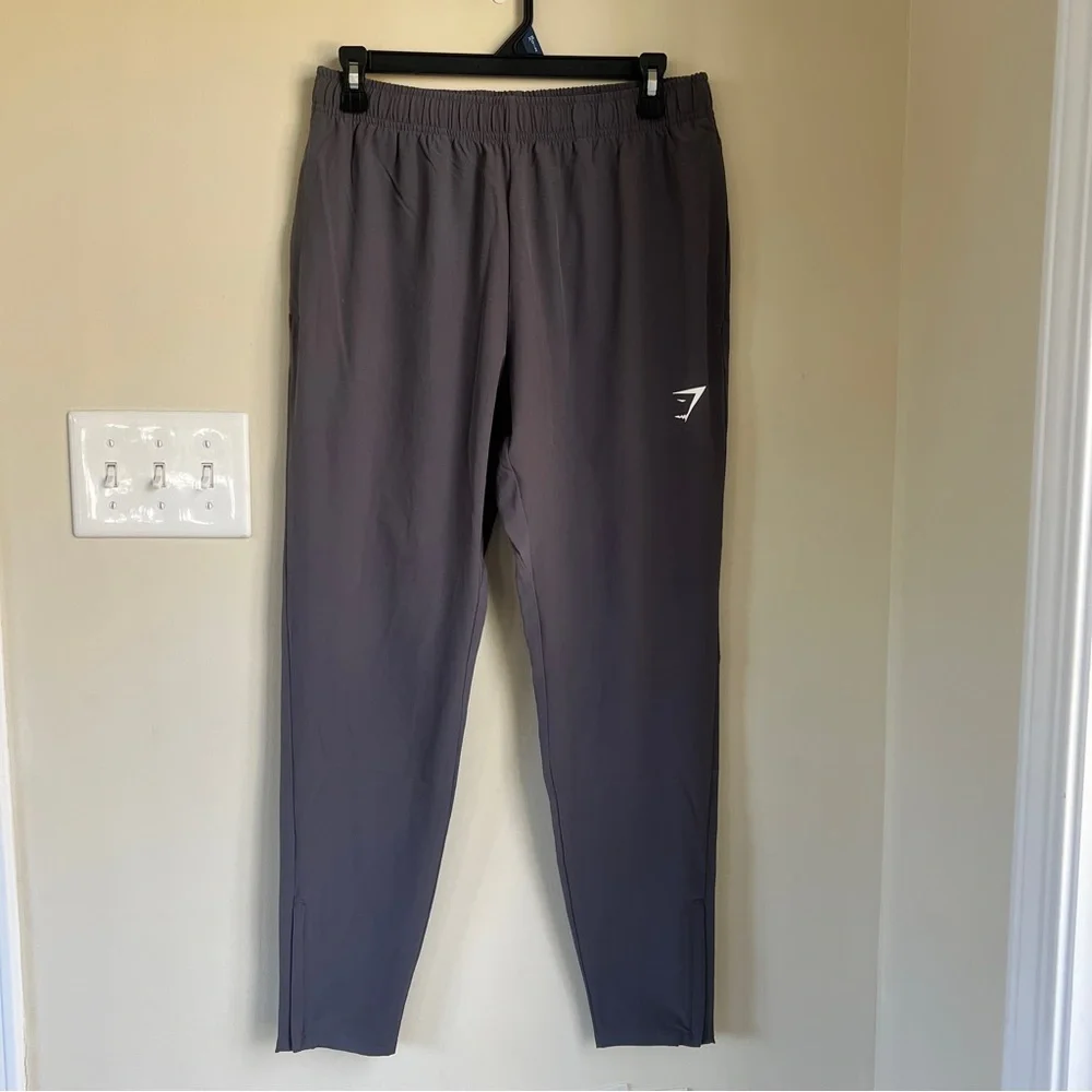 NWT Gymshark Arrival Woven Joggers, Silhouette Grey, Size S